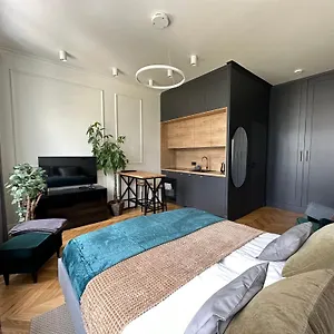 apartament-grafitowy.poznan-hotels.com/