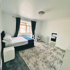 Pensionat Blue Rain Hillingdon